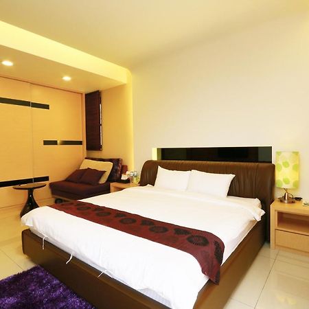 Sakura Love River Bed And Breakfast Dongshan  Exterior photo