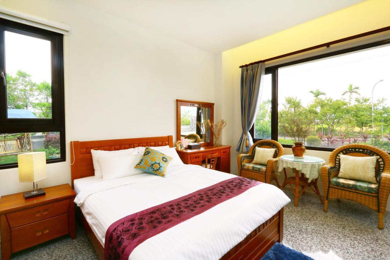 Sakura Love River Bed And Breakfast Dongshan  Exterior photo